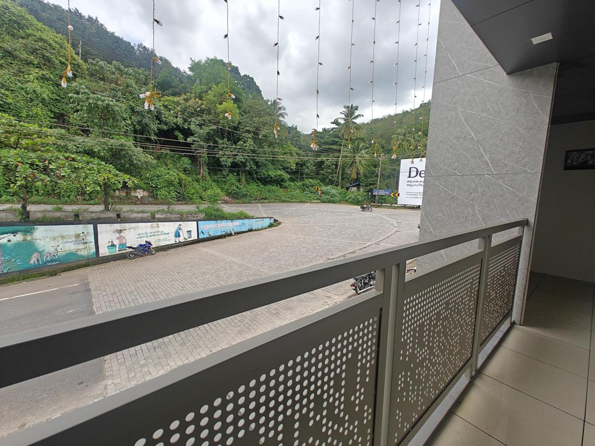Hotel Gateway Residency Mannarakkat Exterior foto
